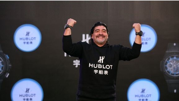 宇舶表为马拉多纳推出了三代马拉多纳限量版腕表